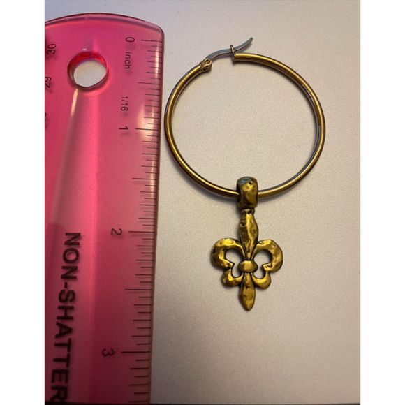 Gold Hoop Earrings with Fleur de Lis Hammered Gold Charms - Picture 3 of 4